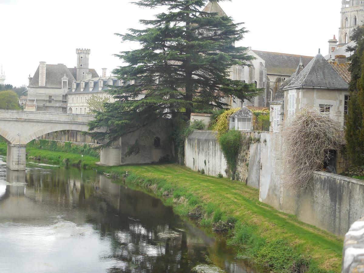 Hotel De L'Abbaye แซ็ง-ซาแว็ง ภายนอก รูปภาพ